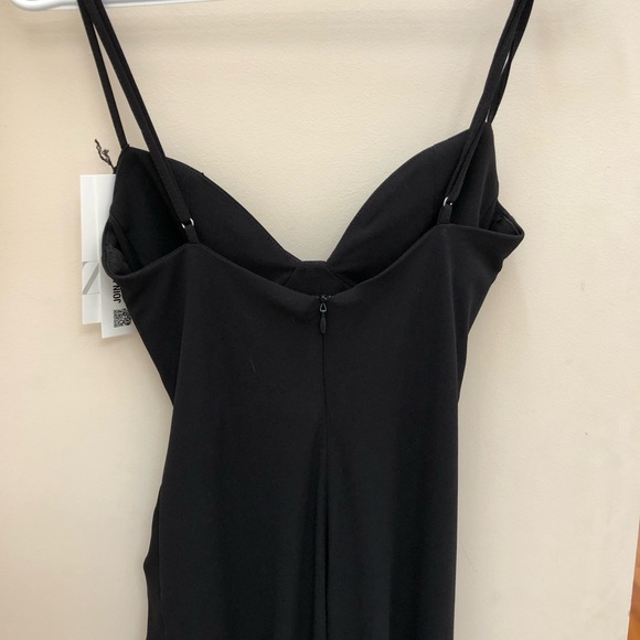 Zara current style from this season ladies XS black dress. - Picture 3 of 7